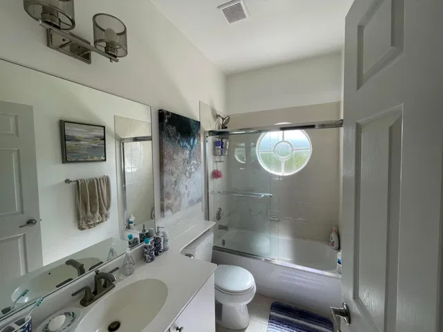 Unit 203 photo 10