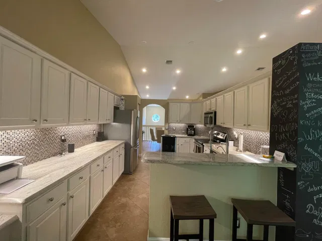 Unit 203 photo 11