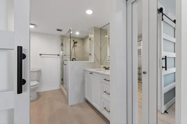 Unit 104 photo 14