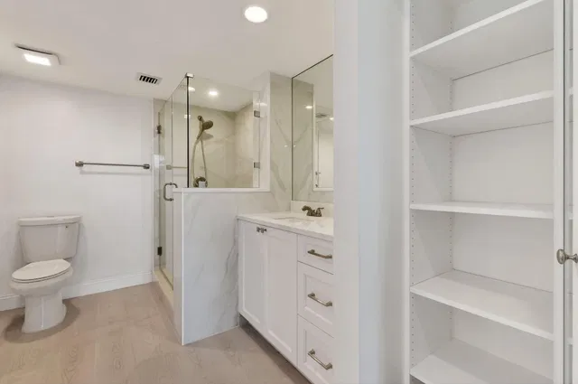 Unit 104 photo 15