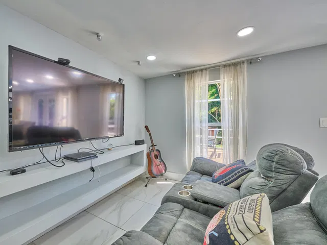 Residence photo 36