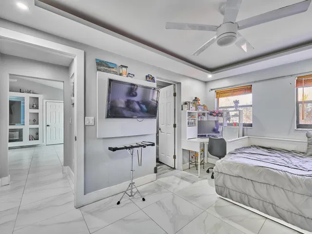 Residence photo 54