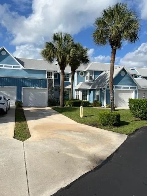 Residence photo 2