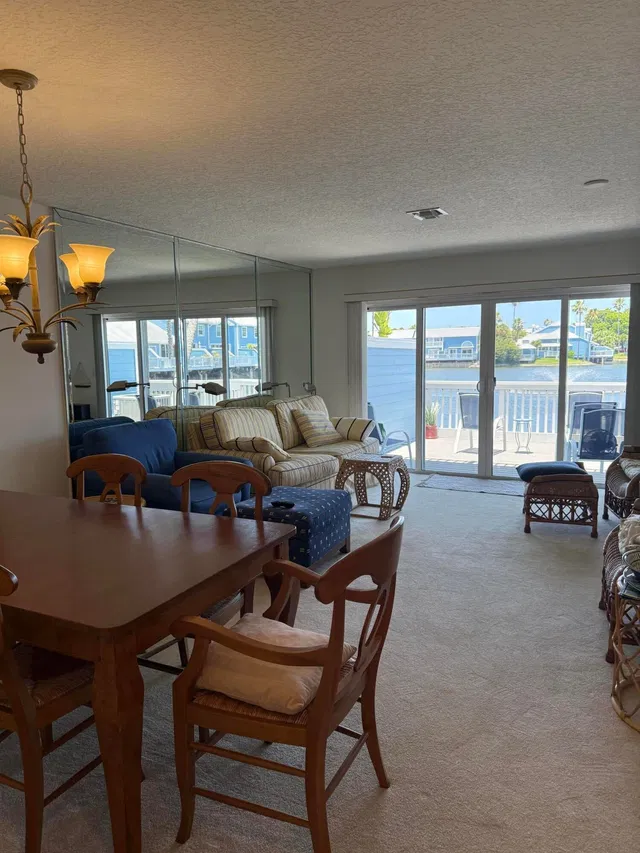Residence photo 6