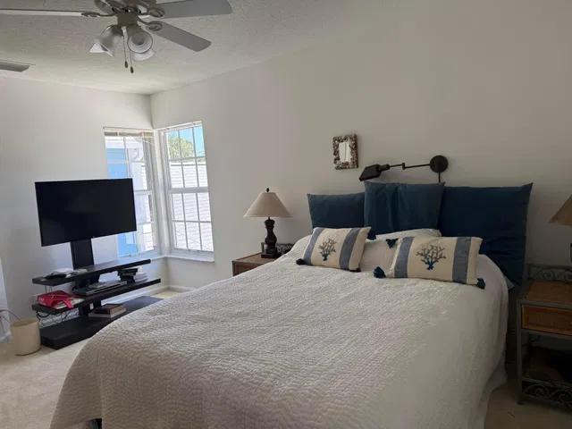 Residence photo 12