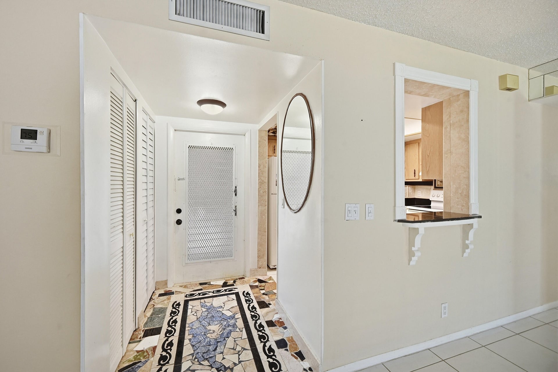 Residence photo 2
