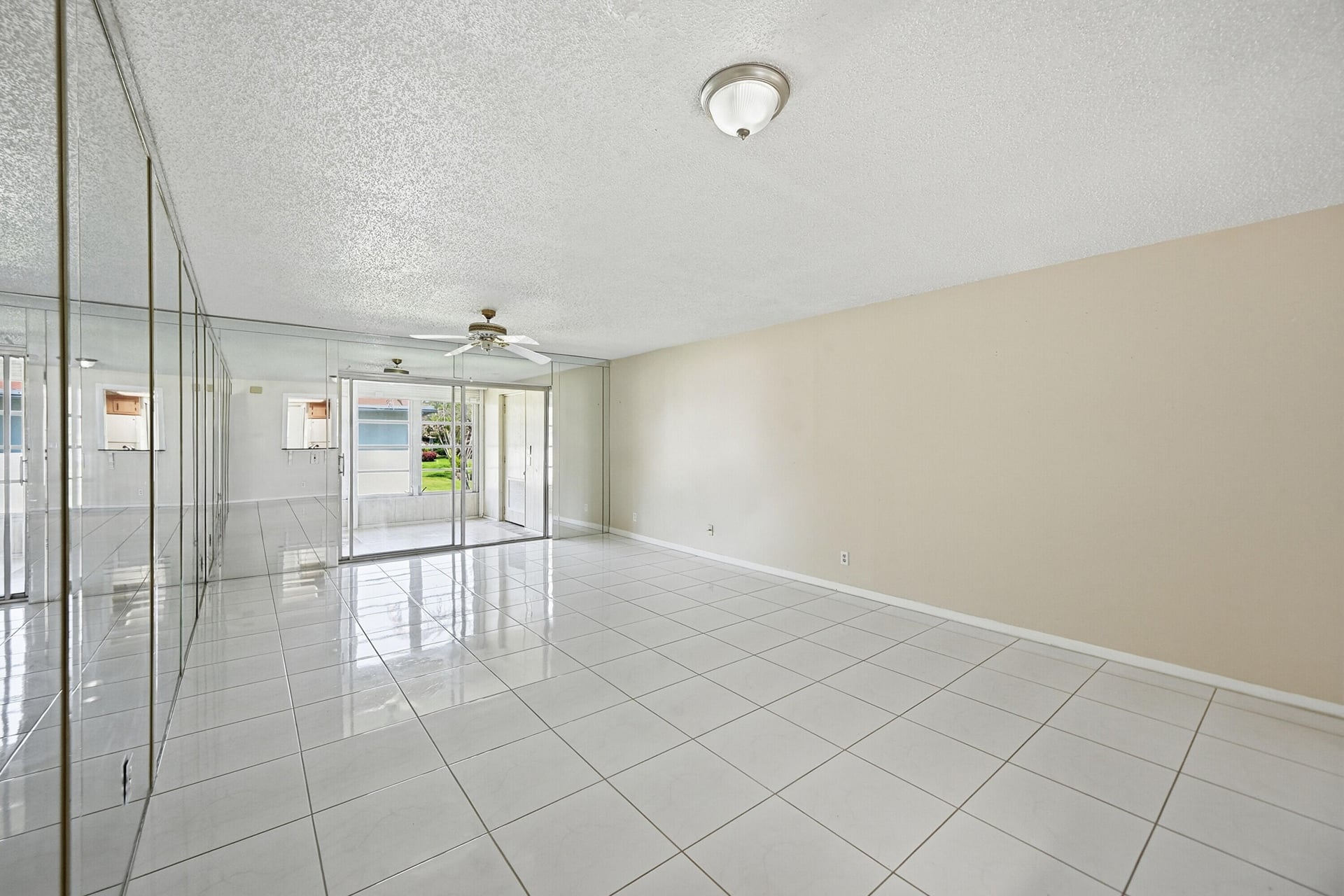 Residence photo 12