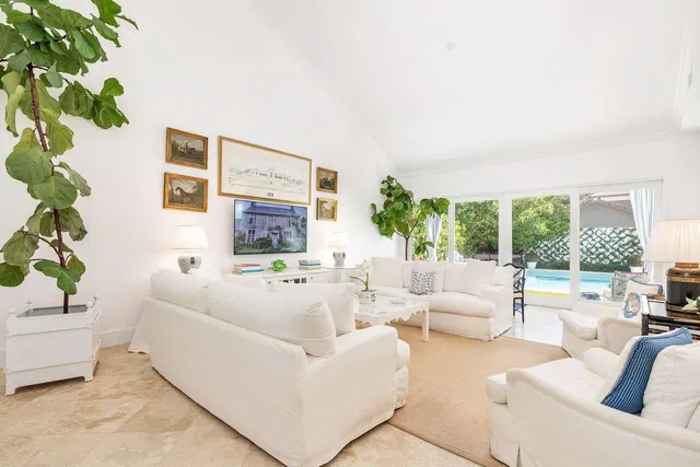SoSo West Palm Beach Residence photo 6