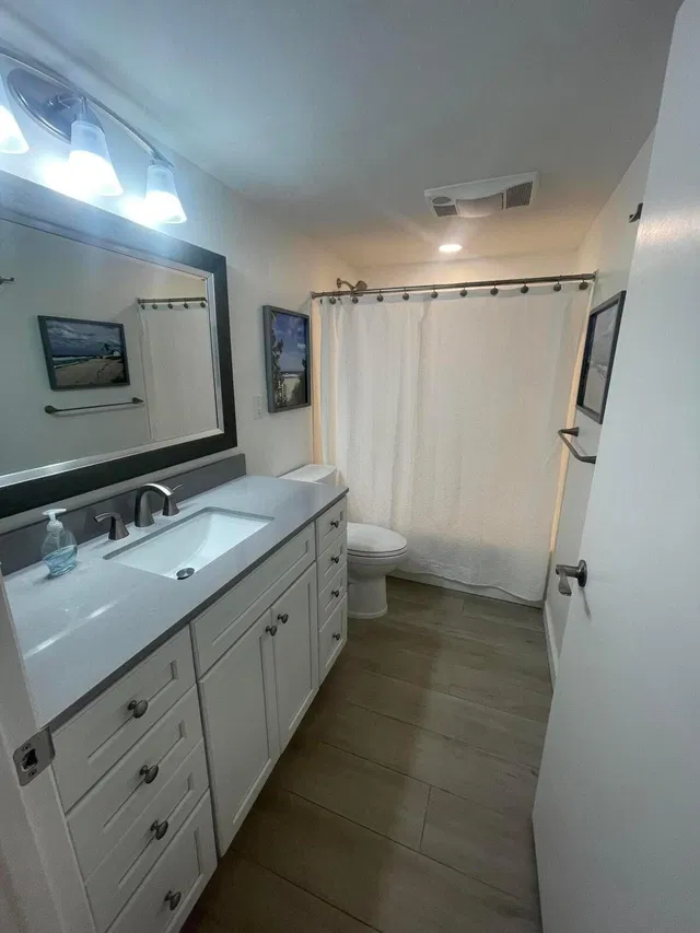 Unit 13104 photo 8