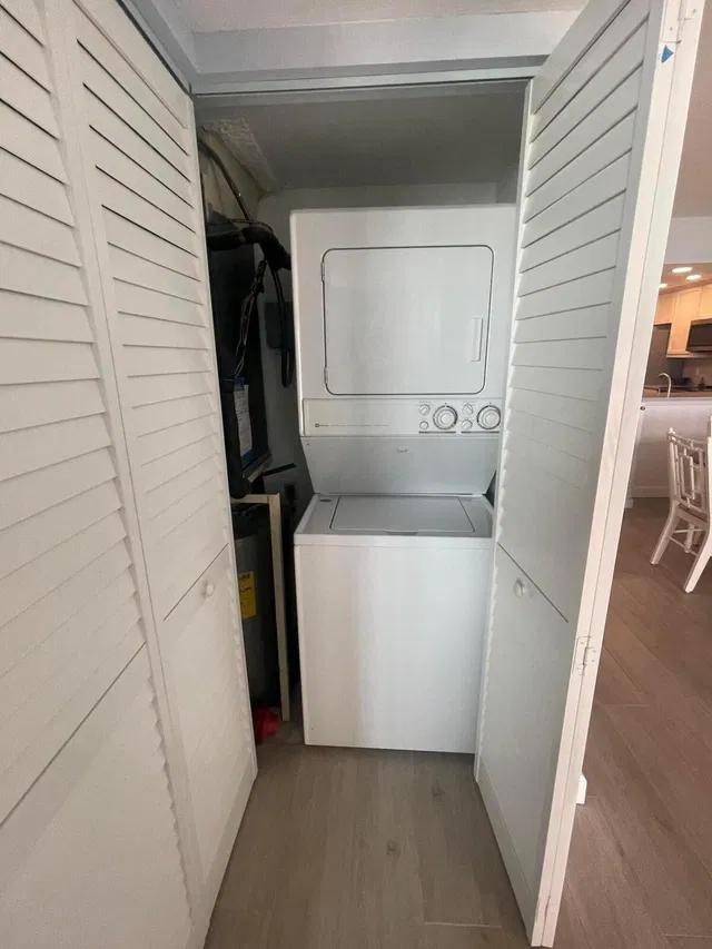 Unit 13104 photo 11