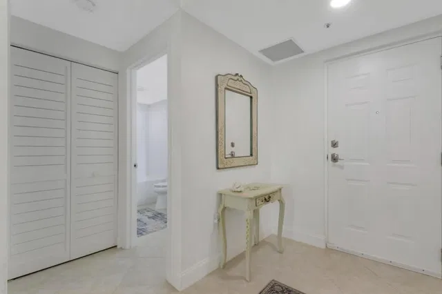 Unit N104 photo 14