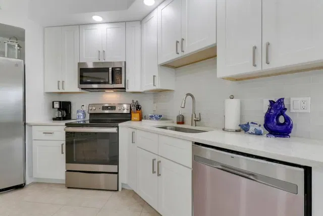 Unit N104 photo 24
