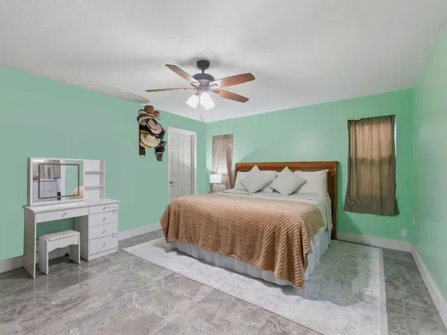 Residence photo 15