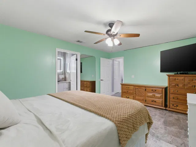 Residence photo 17
