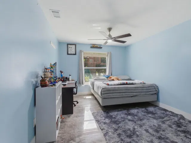 Residence photo 24