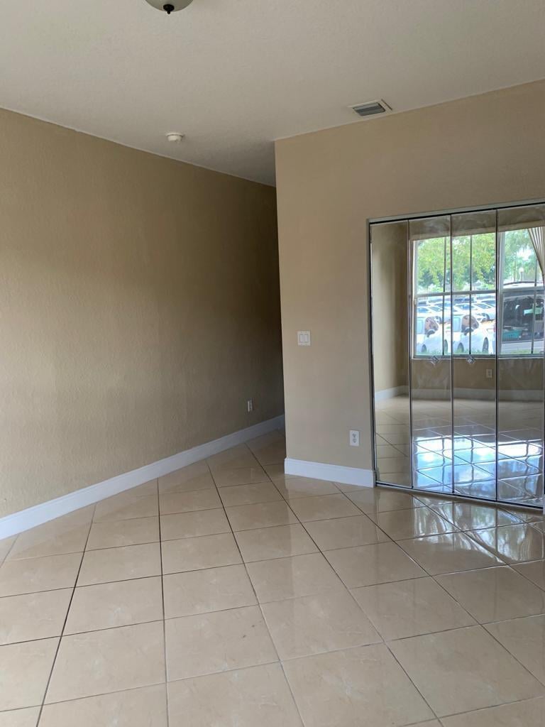  Unit 25 photo 14
