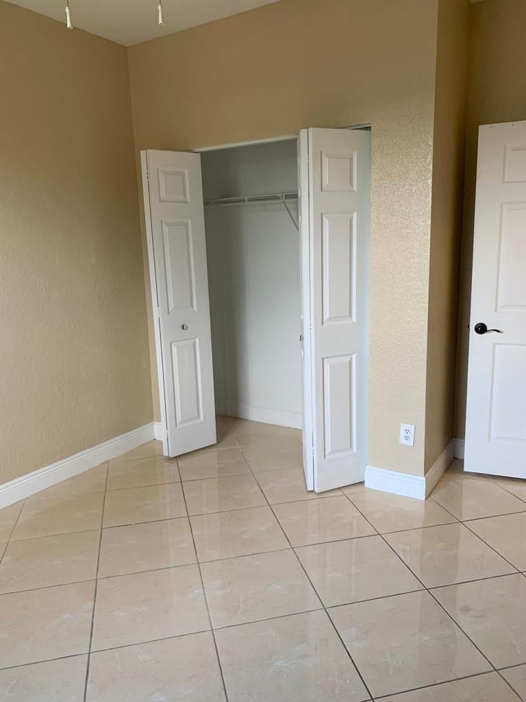  Unit 25 photo 15