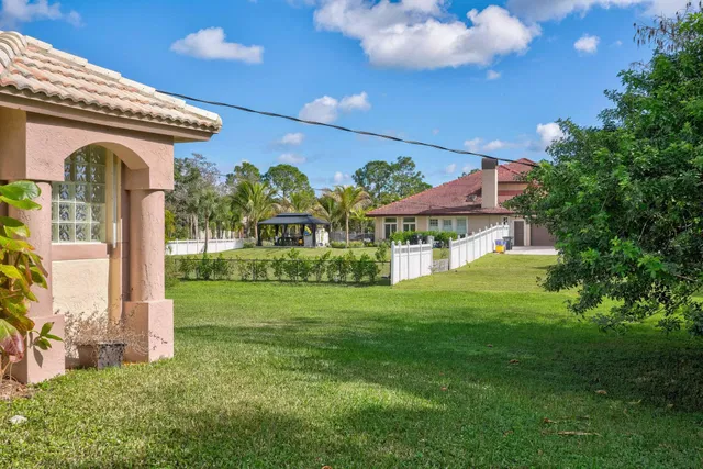 Residence photo 23