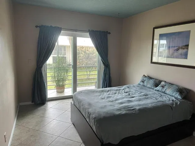  Residence photo 9
