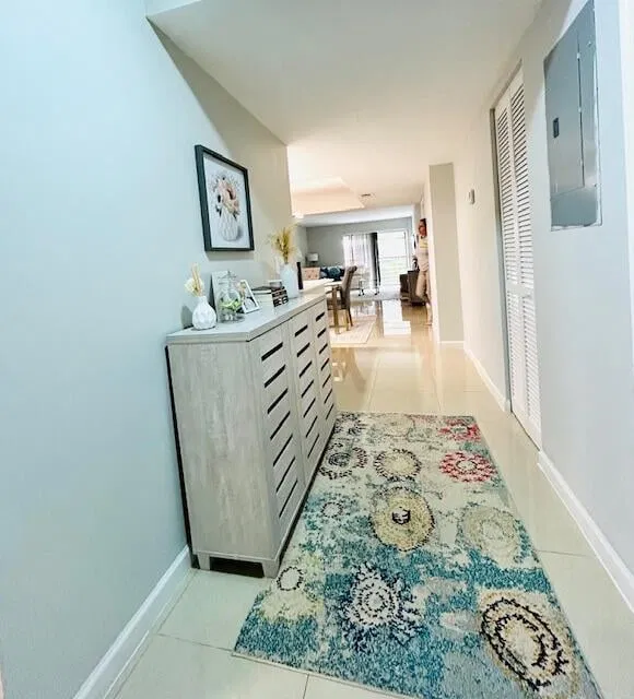 Residence photo 2