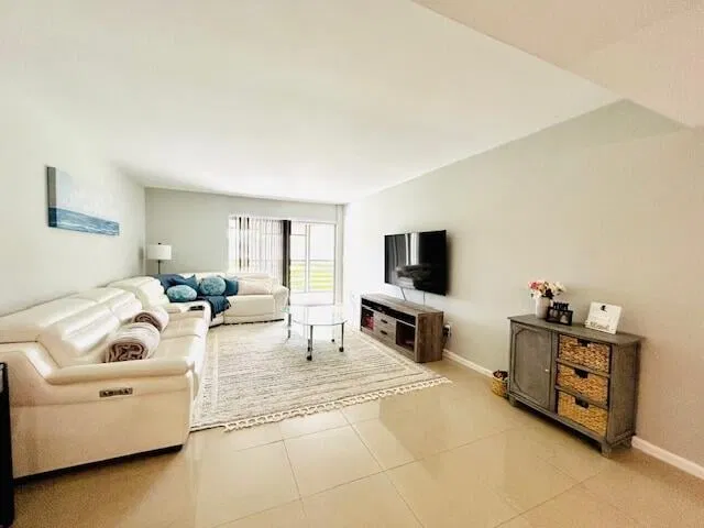 Residence photo 4