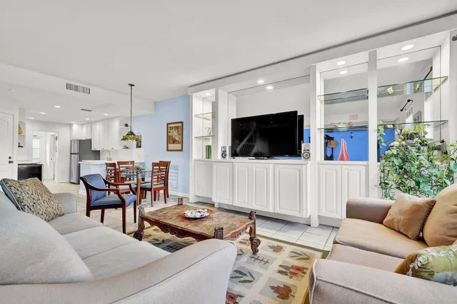 Charleston Court at Abacoa Residence photo 5