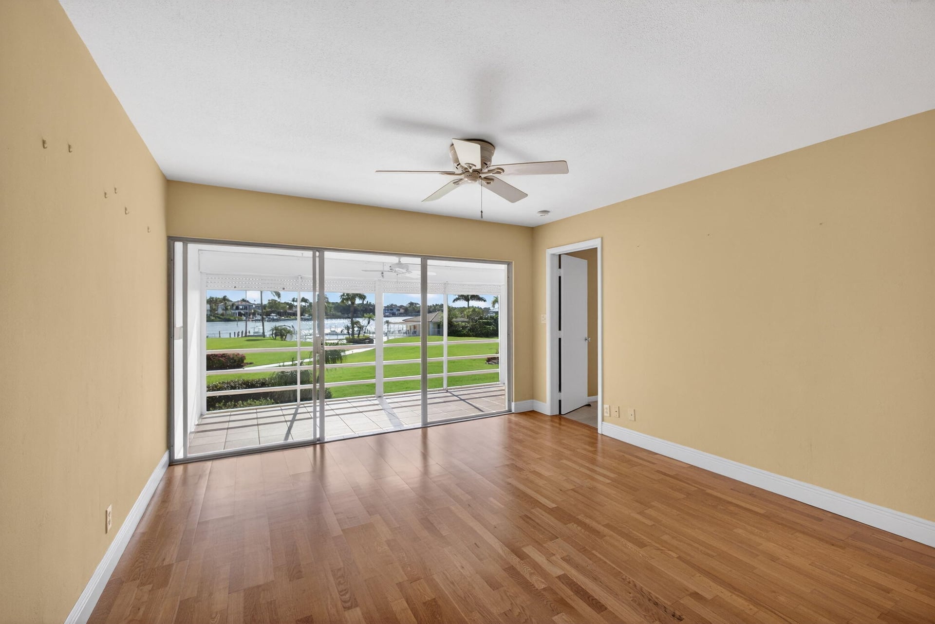  Unit 205 photo 5