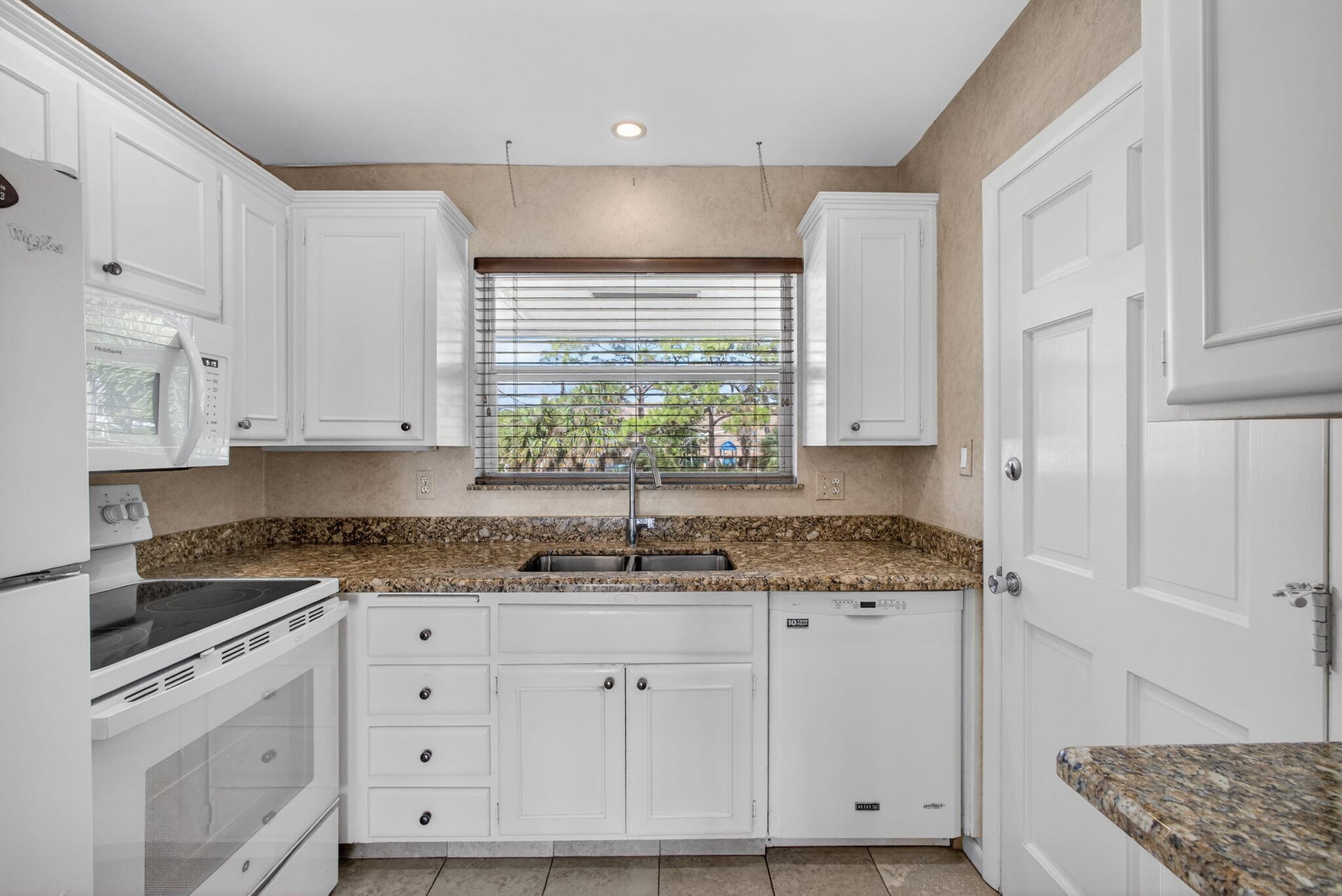  Unit 205 photo 7