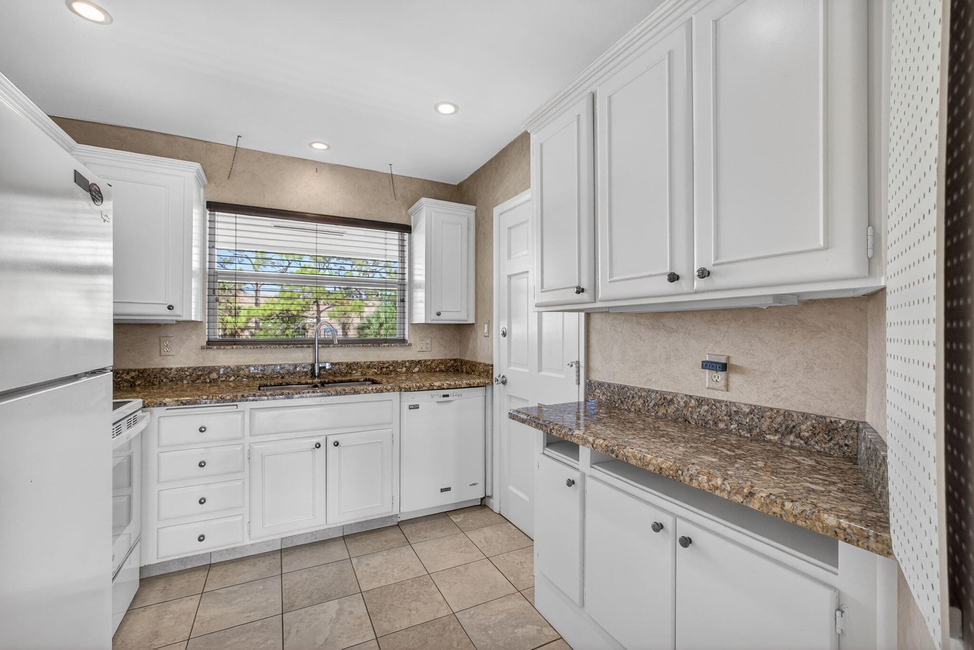  Unit 205 photo 8