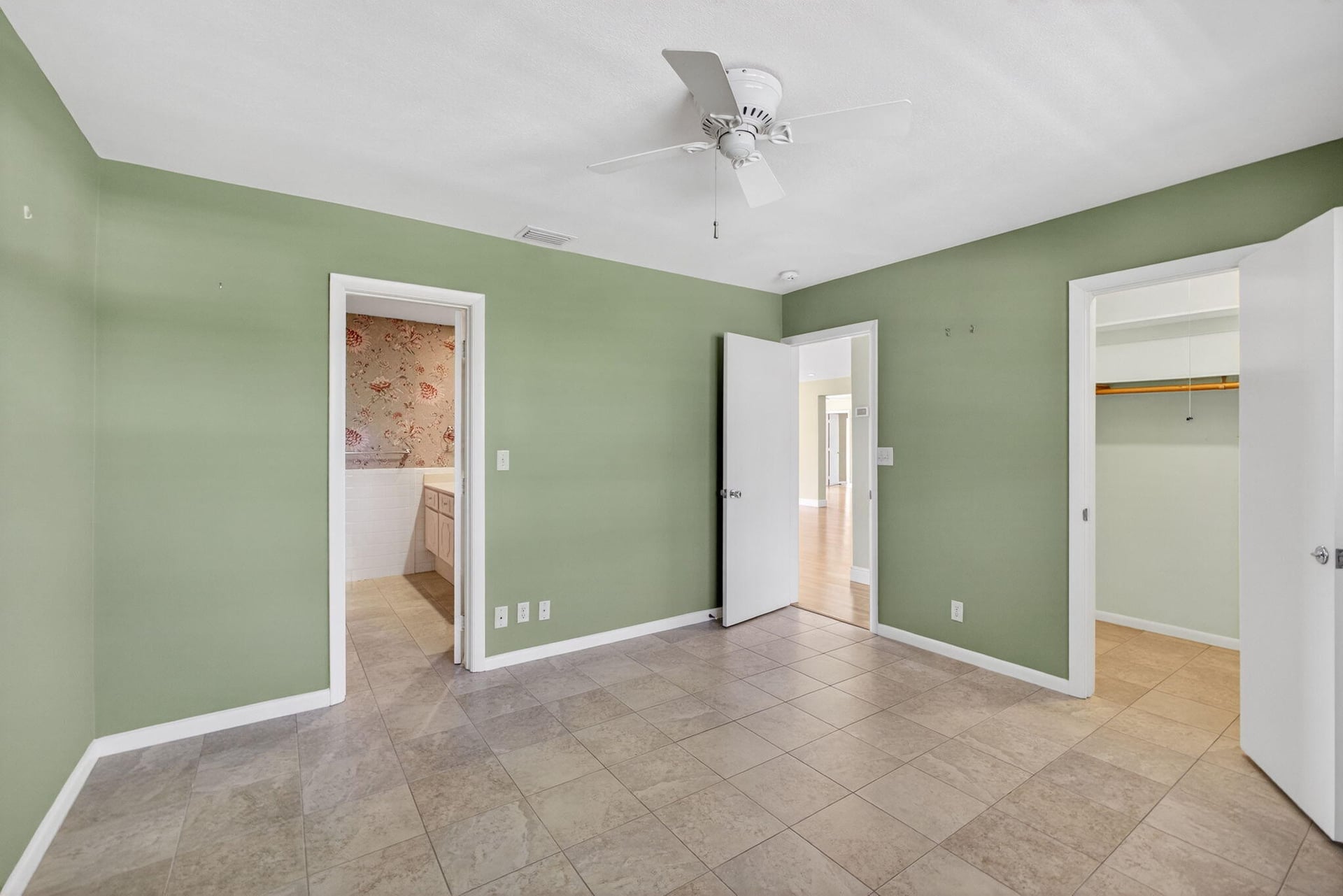  Unit 205 photo 18