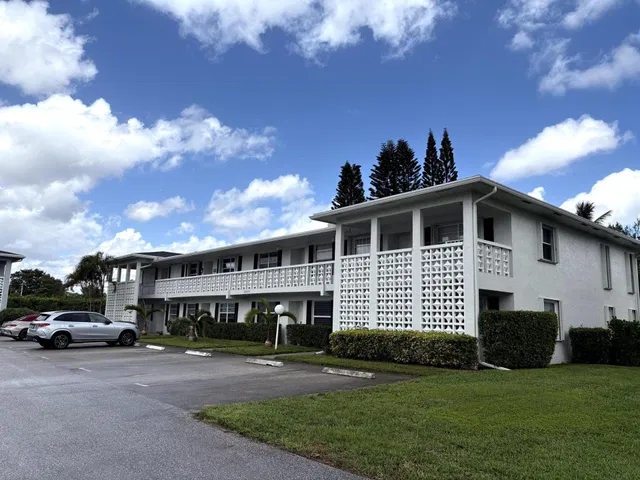 Unit 204 photo 2