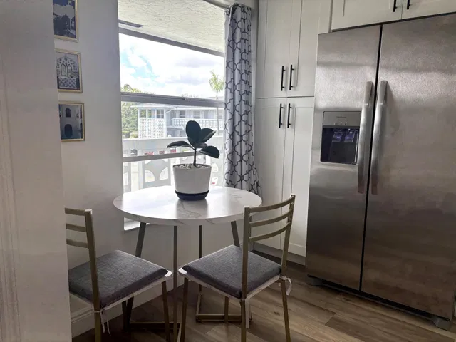 Unit 204 photo 5