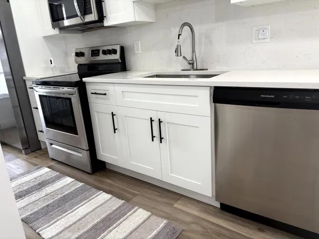 Unit 204 photo 8