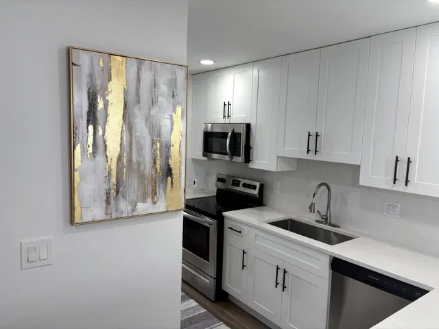 Unit 204 photo 10