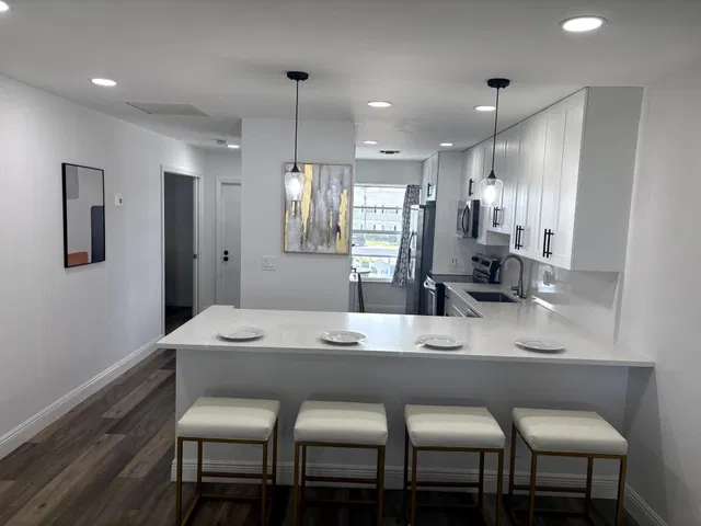 Unit 204 photo 12
