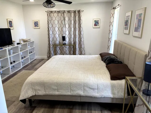 Unit 204 photo 20