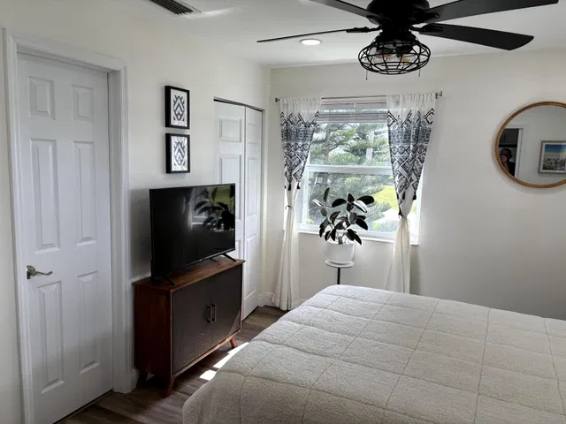 Unit 204 photo 31