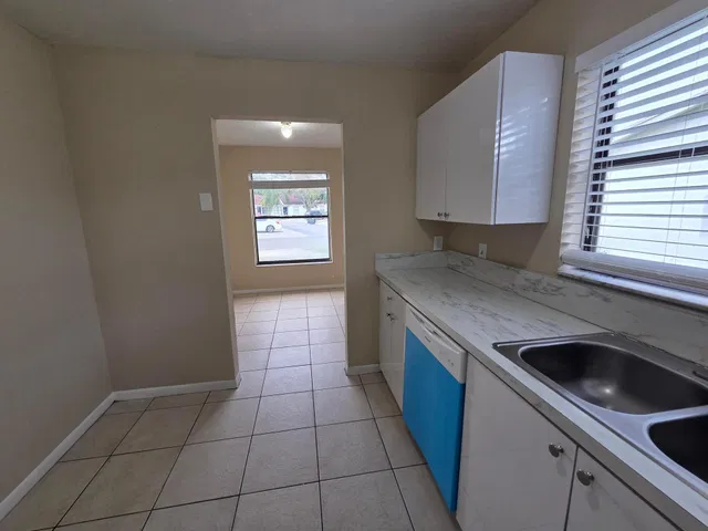 Residence photo 8