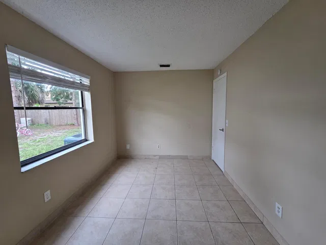 Residence photo 15