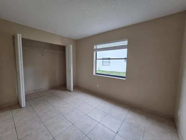 Residence photo 16