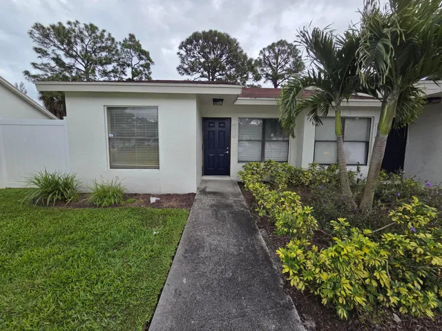 Residence photo 17