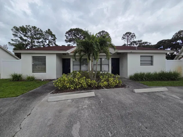 Residence photo 18