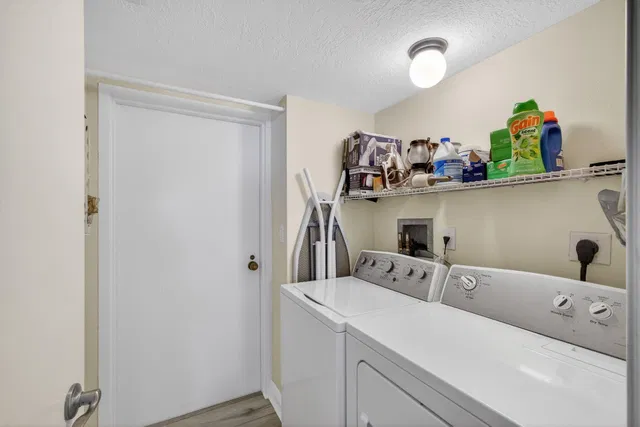 Unit 204s photo 18