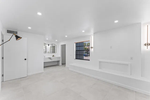  Residence photo 4