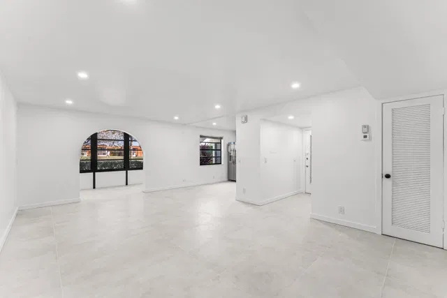  Residence photo 12