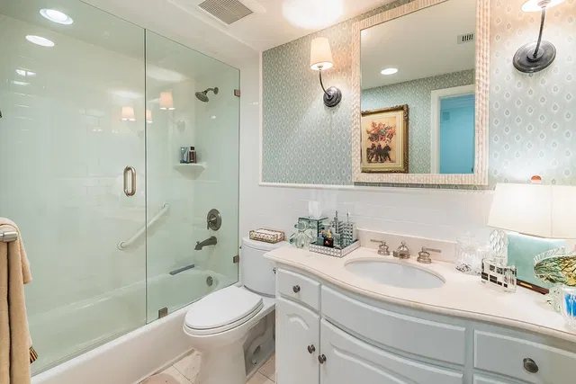 Unit 202 photo 9