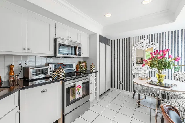 Unit 202 photo 14
