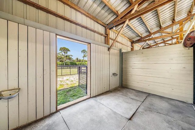 Unit (barn) photo 9