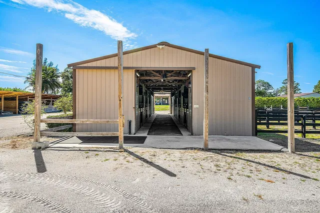 Unit (barn) photo 15