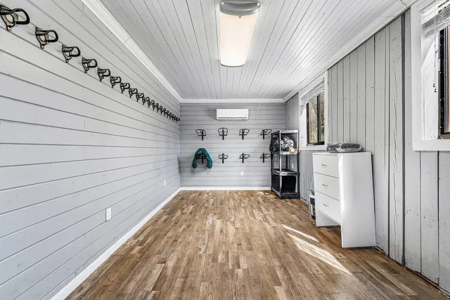 Unit (barn) photo 17